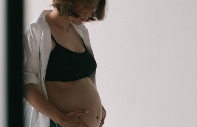 When Should You Start Buying Maternity Clothes?